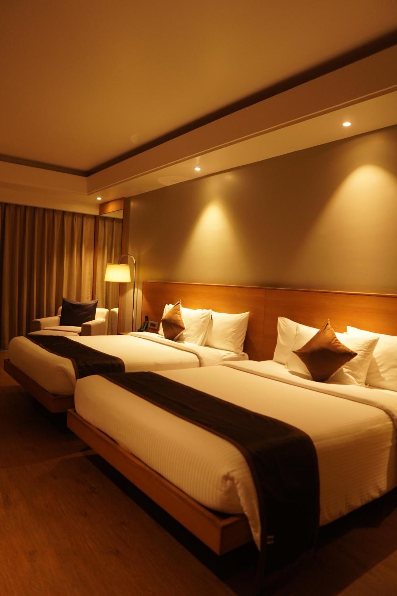 Hotel Kiranshree Grand Guwahati Zewnętrze zdjęcie
