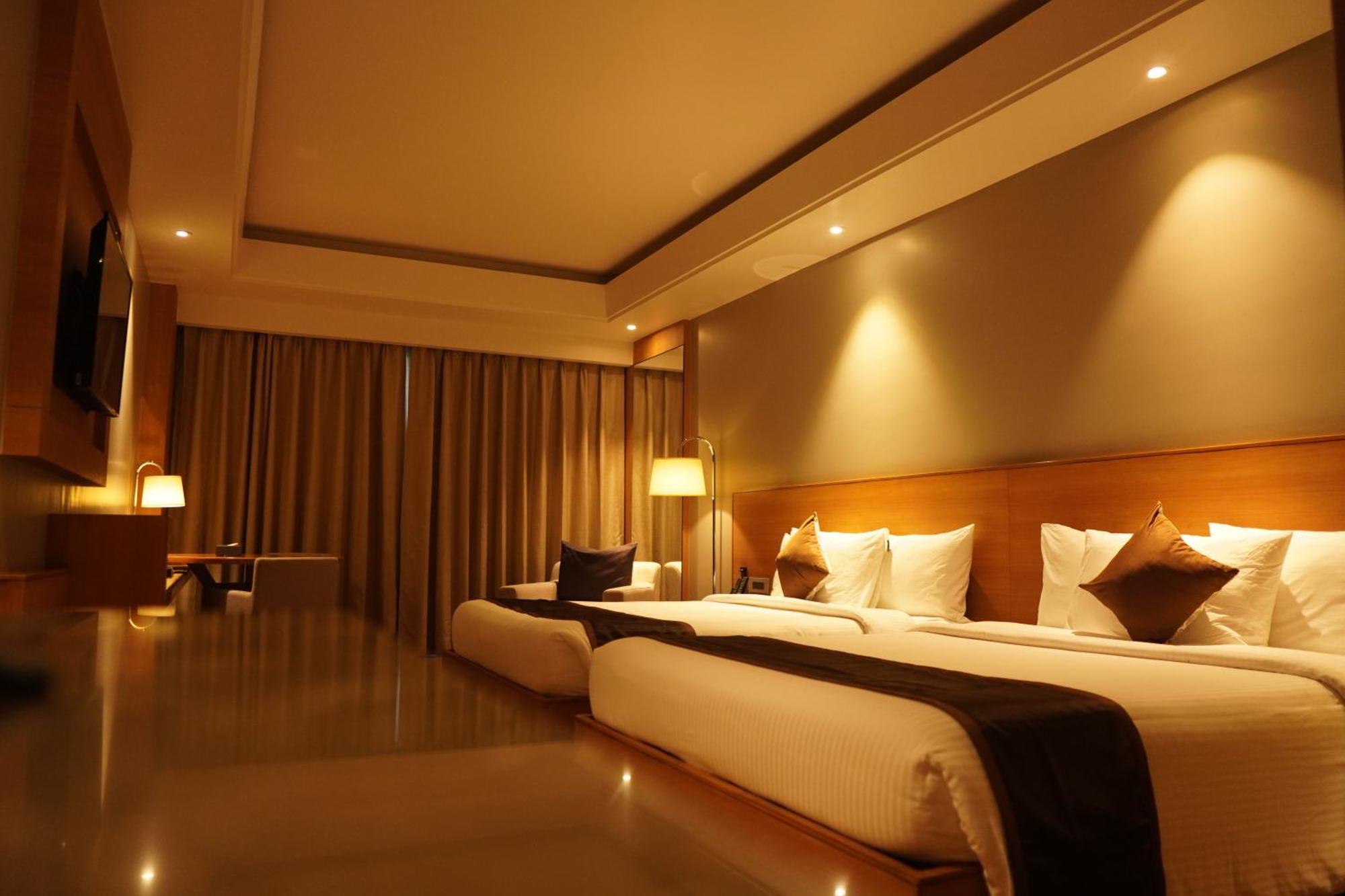 Hotel Kiranshree Grand Guwahati Zewnętrze zdjęcie