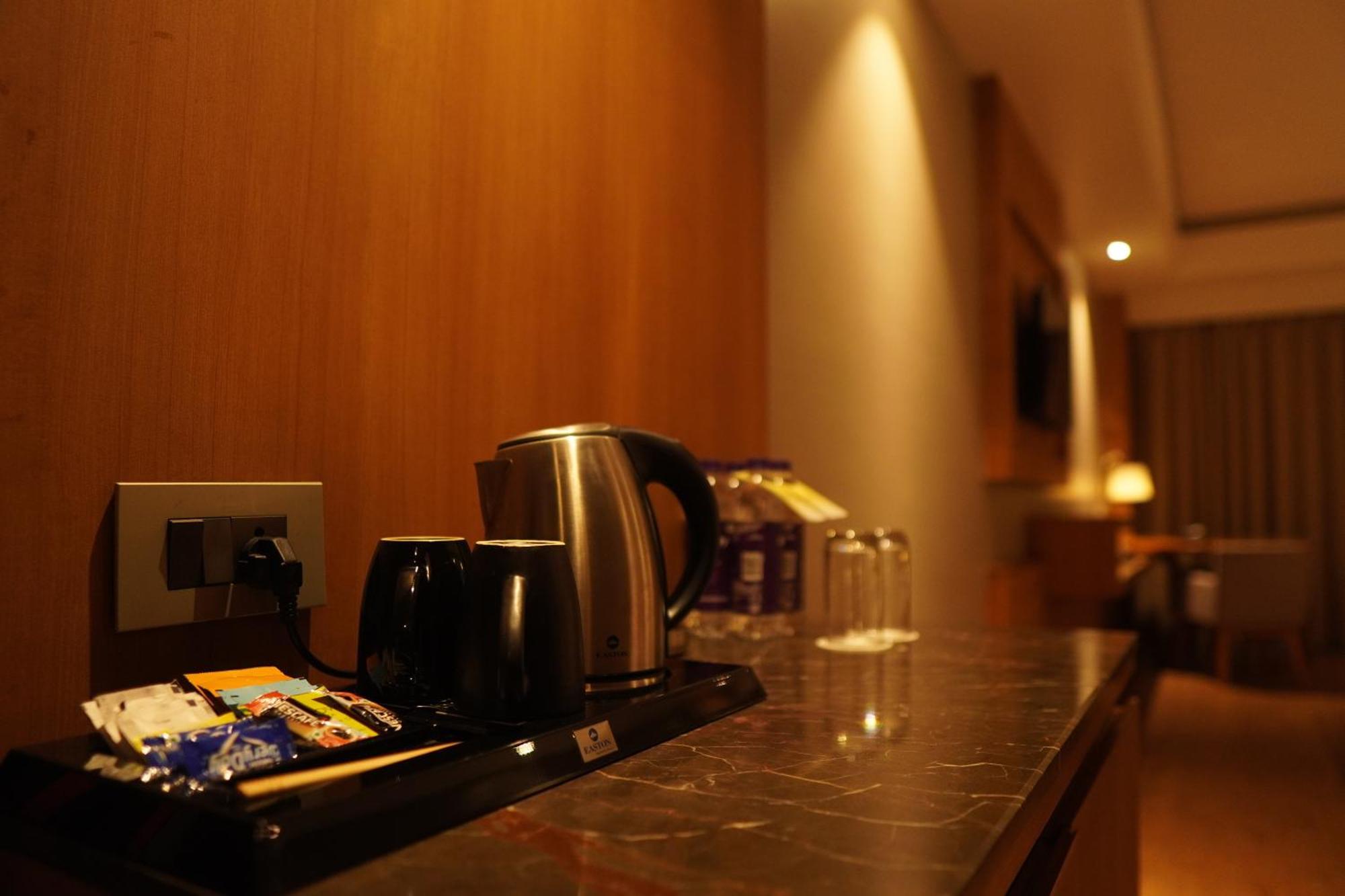 Hotel Kiranshree Grand Guwahati Zewnętrze zdjęcie