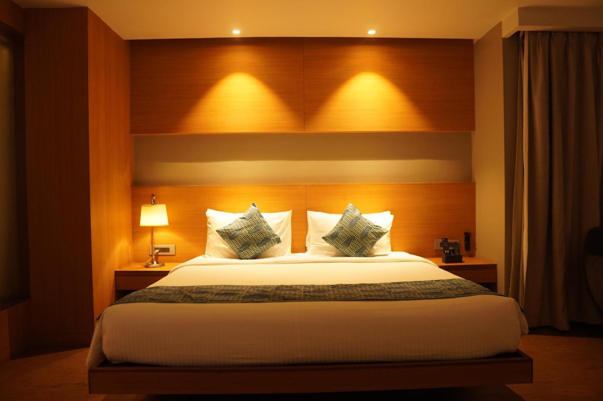 Hotel Kiranshree Grand Guwahati Zewnętrze zdjęcie
