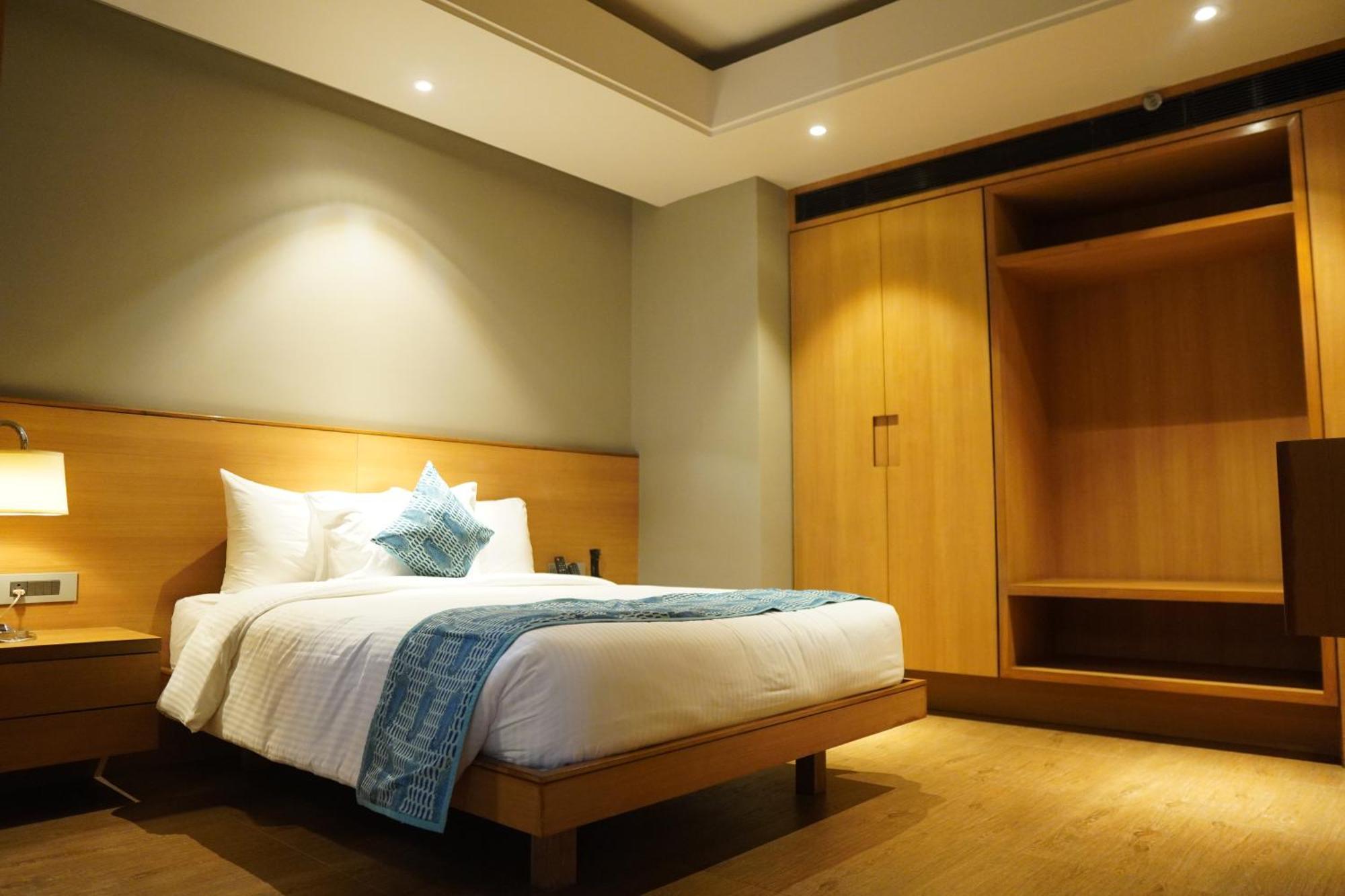 Hotel Kiranshree Grand Guwahati Zewnętrze zdjęcie