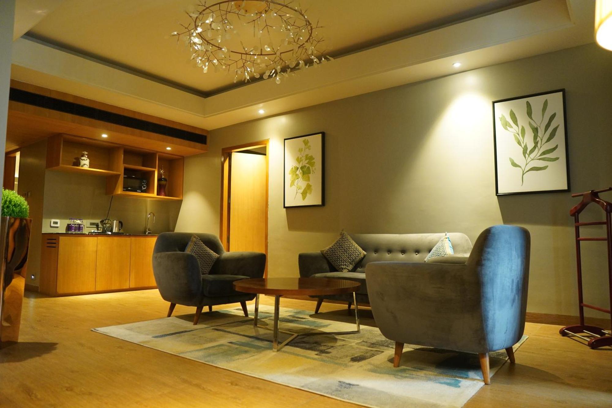Hotel Kiranshree Grand Guwahati Zewnętrze zdjęcie