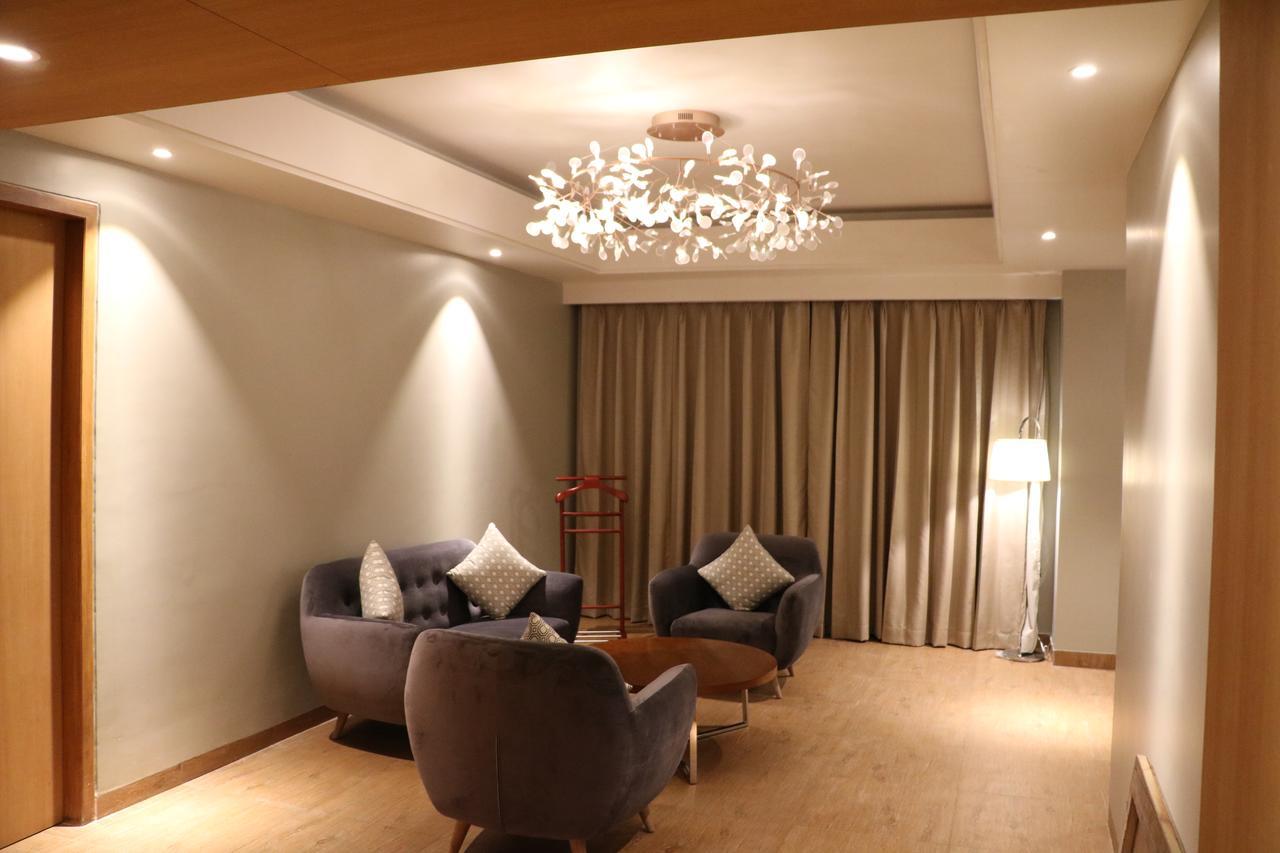 Hotel Kiranshree Grand Guwahati Zewnętrze zdjęcie