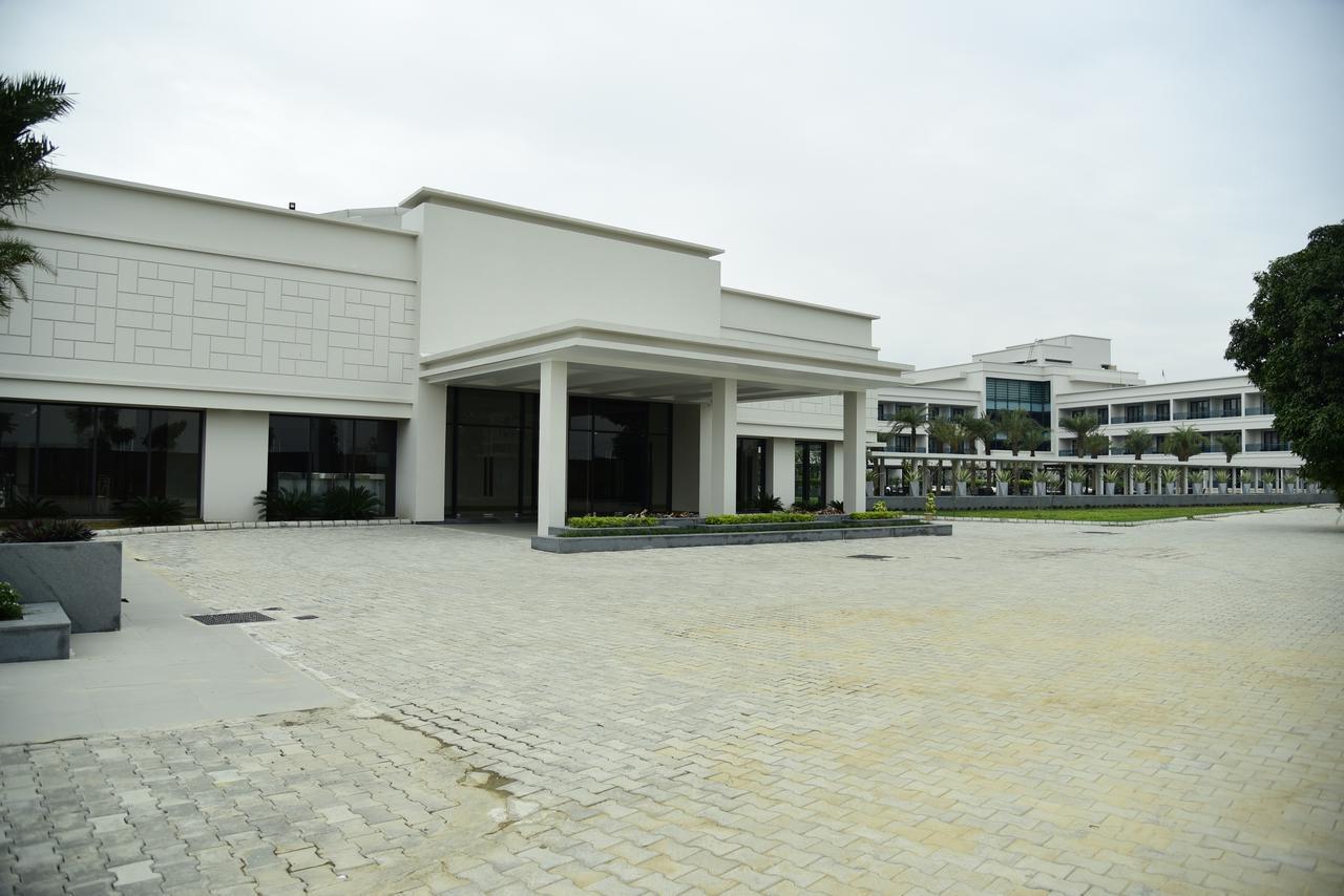Hotel Kiranshree Grand Guwahati Zewnętrze zdjęcie
