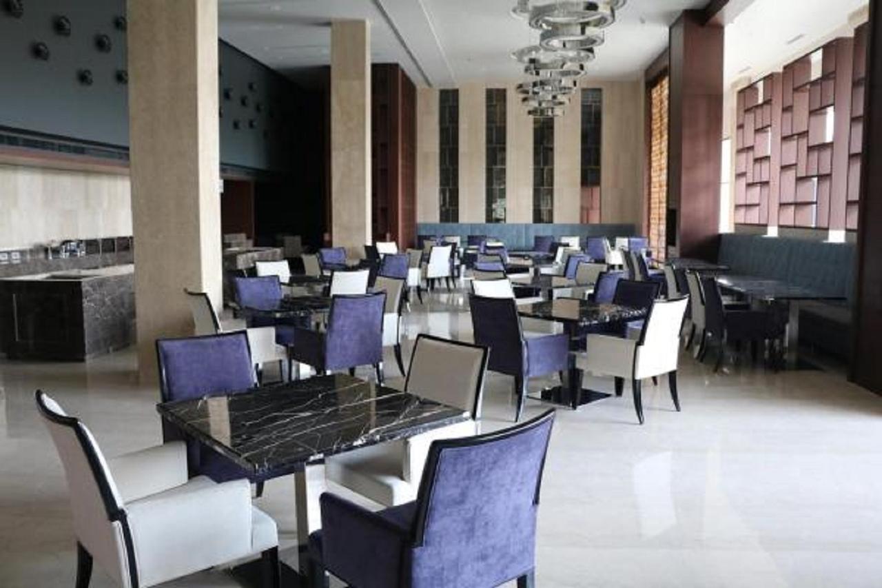 Hotel Kiranshree Grand Guwahati Zewnętrze zdjęcie