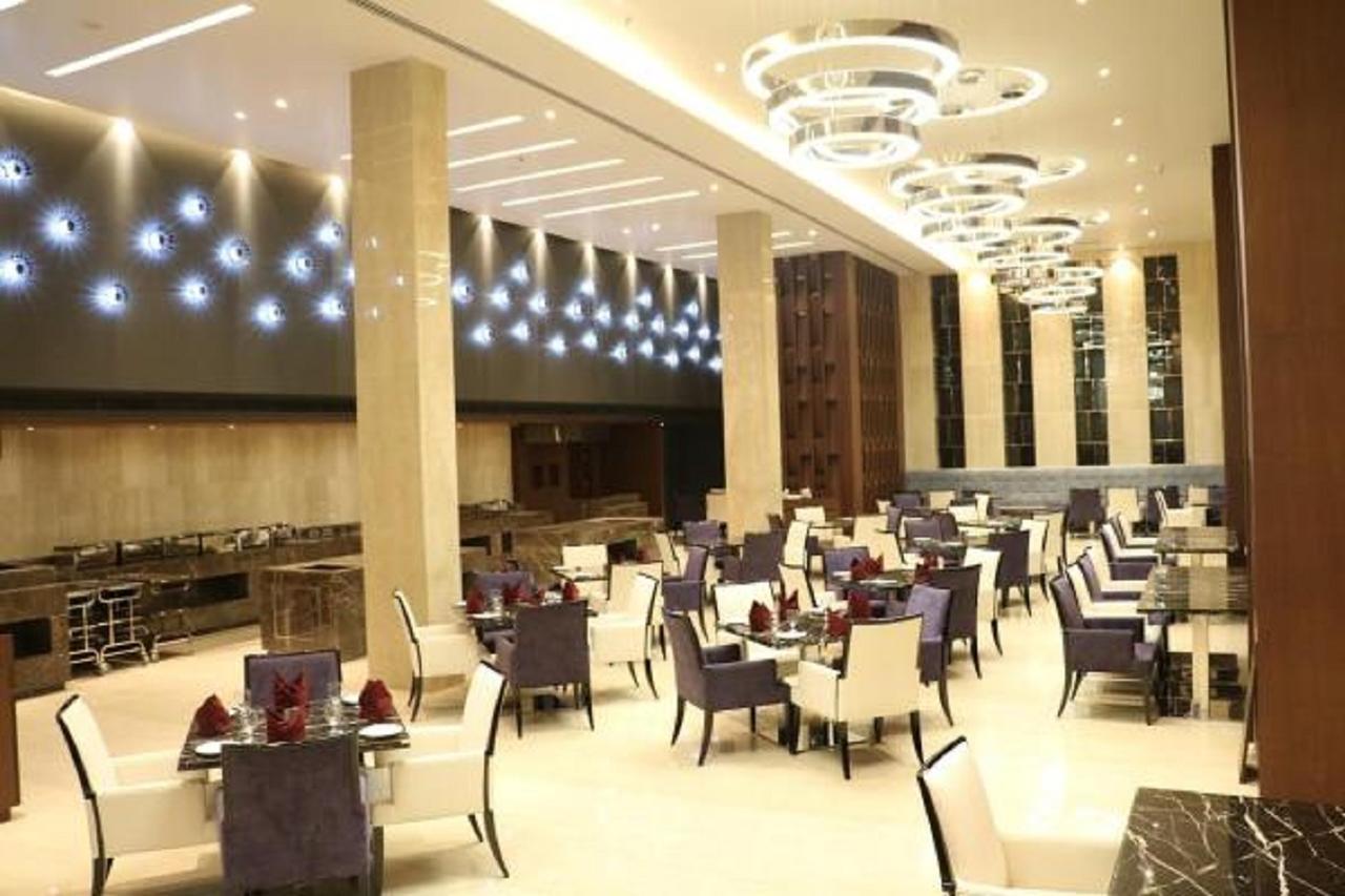 Hotel Kiranshree Grand Guwahati Zewnętrze zdjęcie