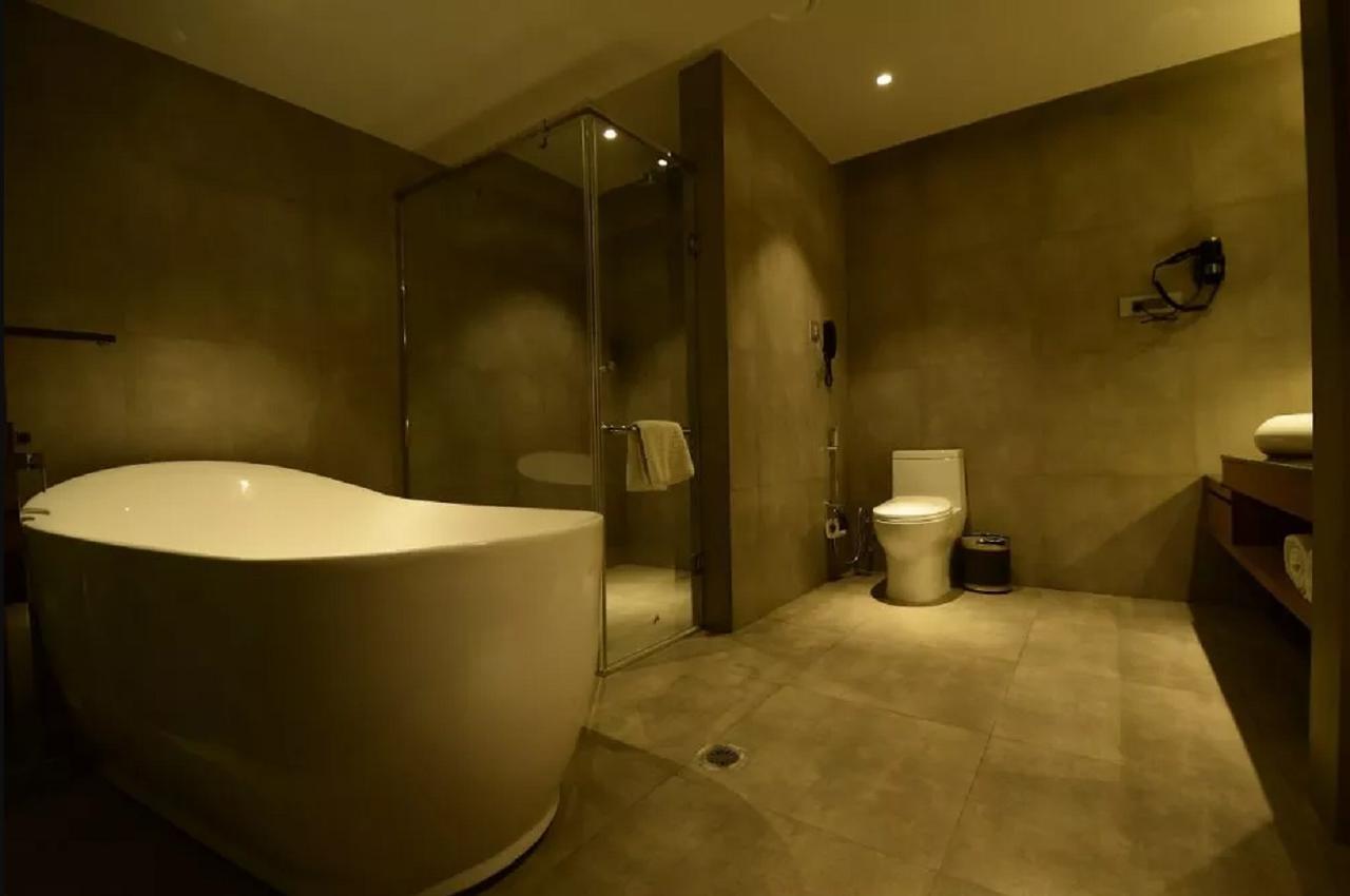 Hotel Kiranshree Grand Guwahati Zewnętrze zdjęcie
